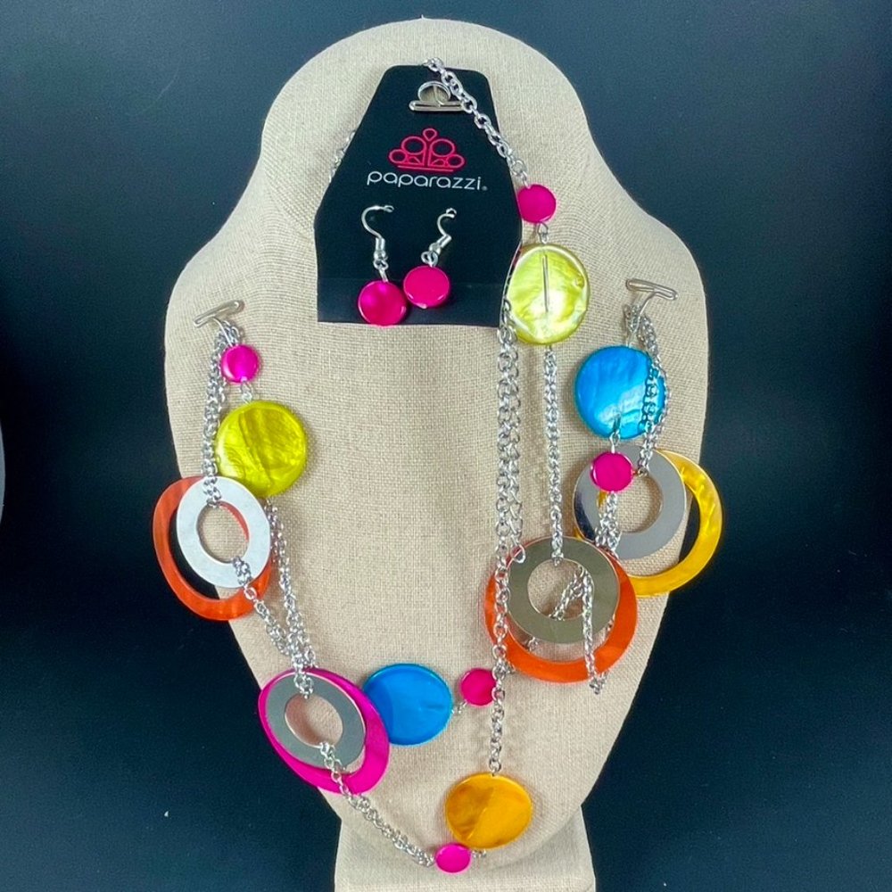 Necklace RJ GRAZIANO PAPARAZZI  “Signature Series” 28 inch Statement Necklace